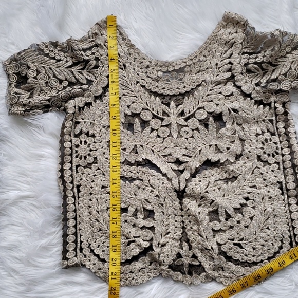 NWOT Sheer embroidered top - Picture 7 of 7